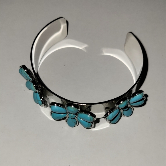 Turquoise Faux Flower Silver Tone Bracelet - Picture 2 of 3